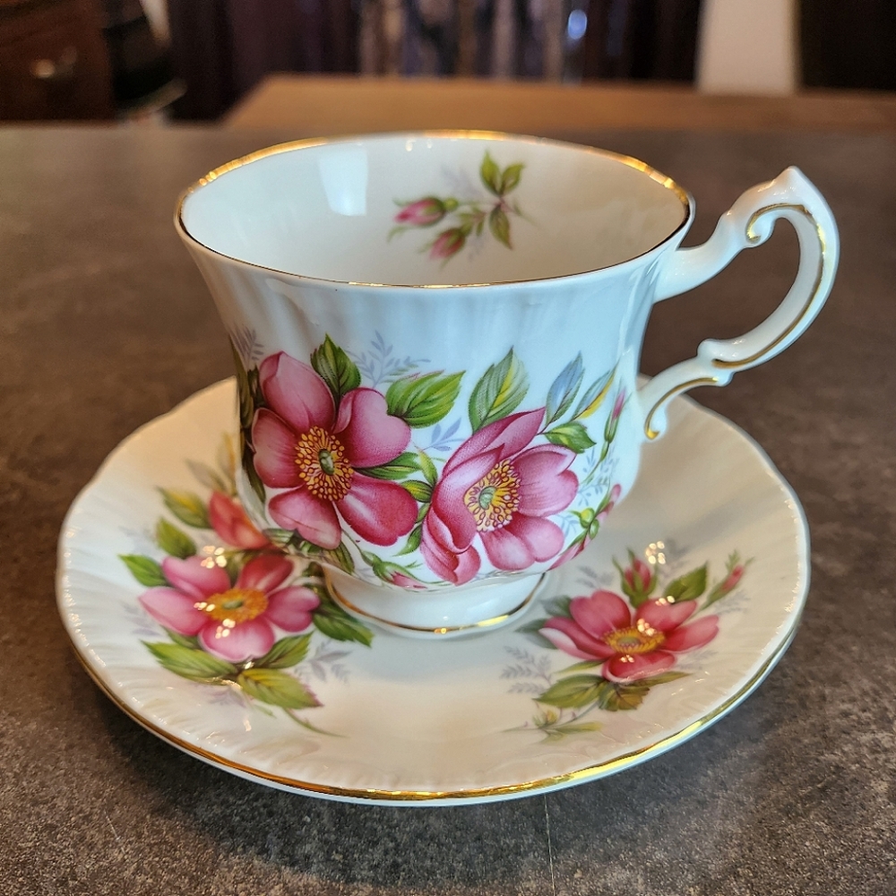 Paragon Fine Bone China England Regd Prairie Rose Teacup & Saucer